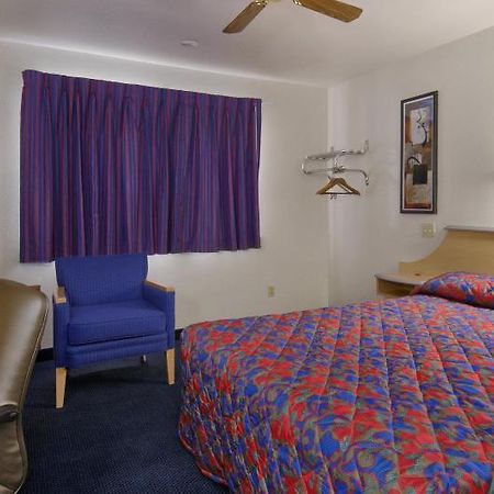 Red Roof Inn Санта Фе Стая снимка