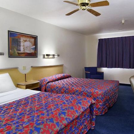 Red Roof Inn Санта Фе Стая снимка