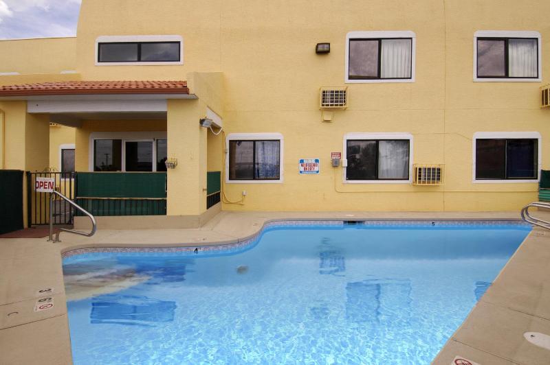 Red Roof Inn Санта Фе Екстериор снимка